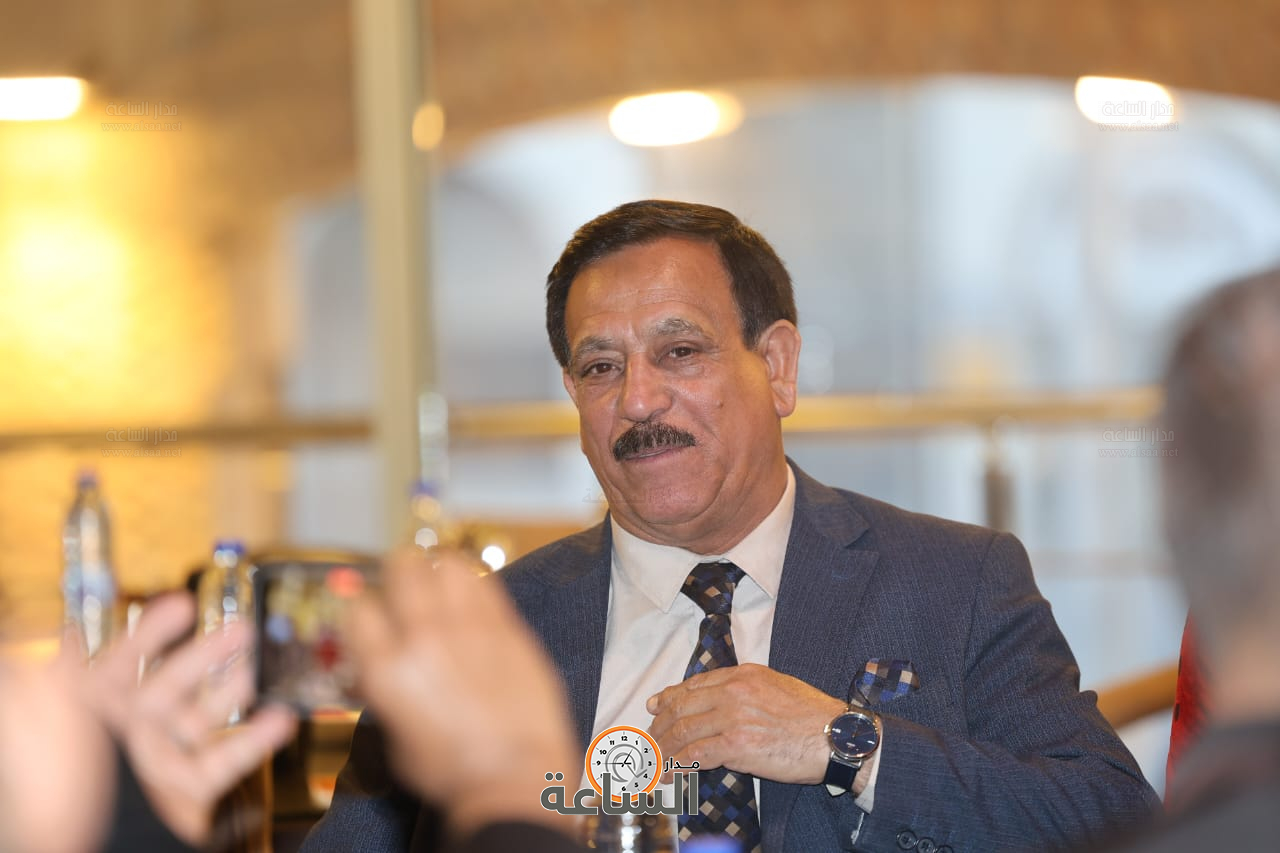 Madar Al-Saa Images 0.47784028766643405