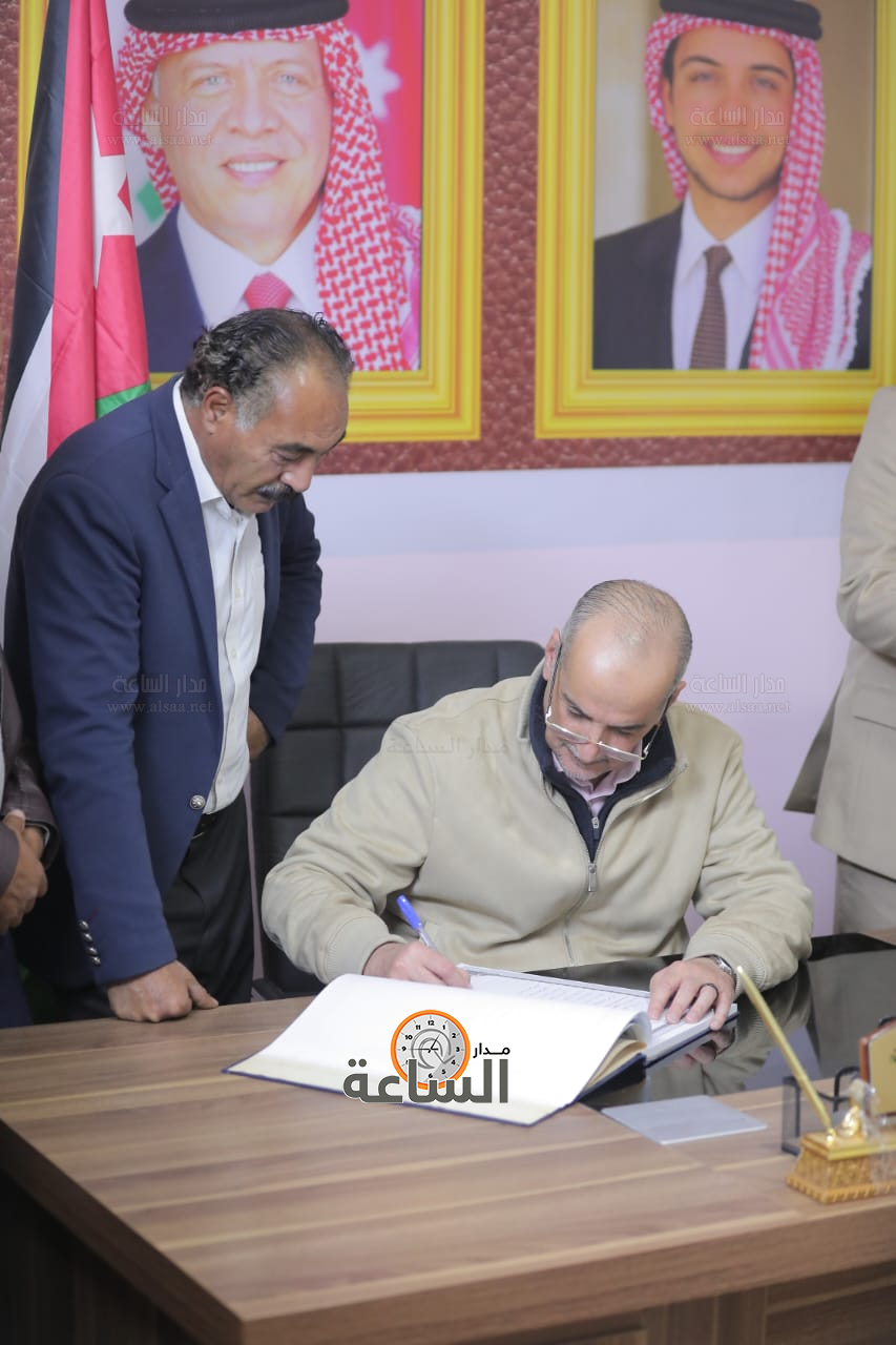 Madar Al-Saa Images 0.0006054028098119169