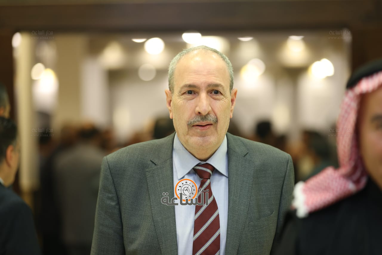 Madar Al-Saa Images 0.26159827001147207