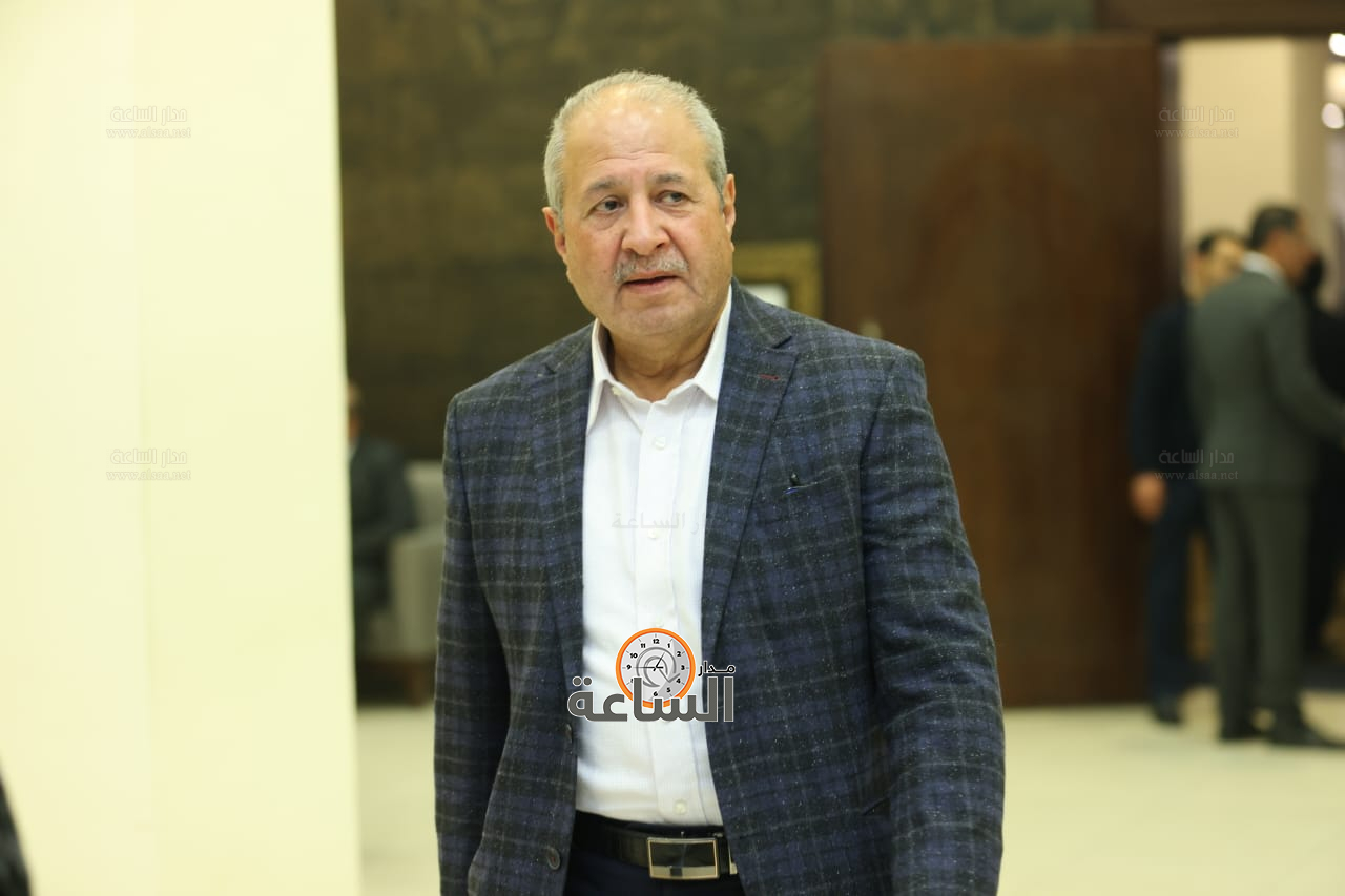 Madar Al-Saa Images 0.9543519568529784