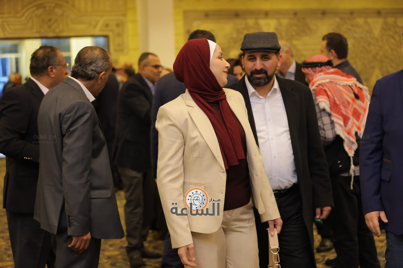 Madar Al-Saa Images 0.7688471555843905