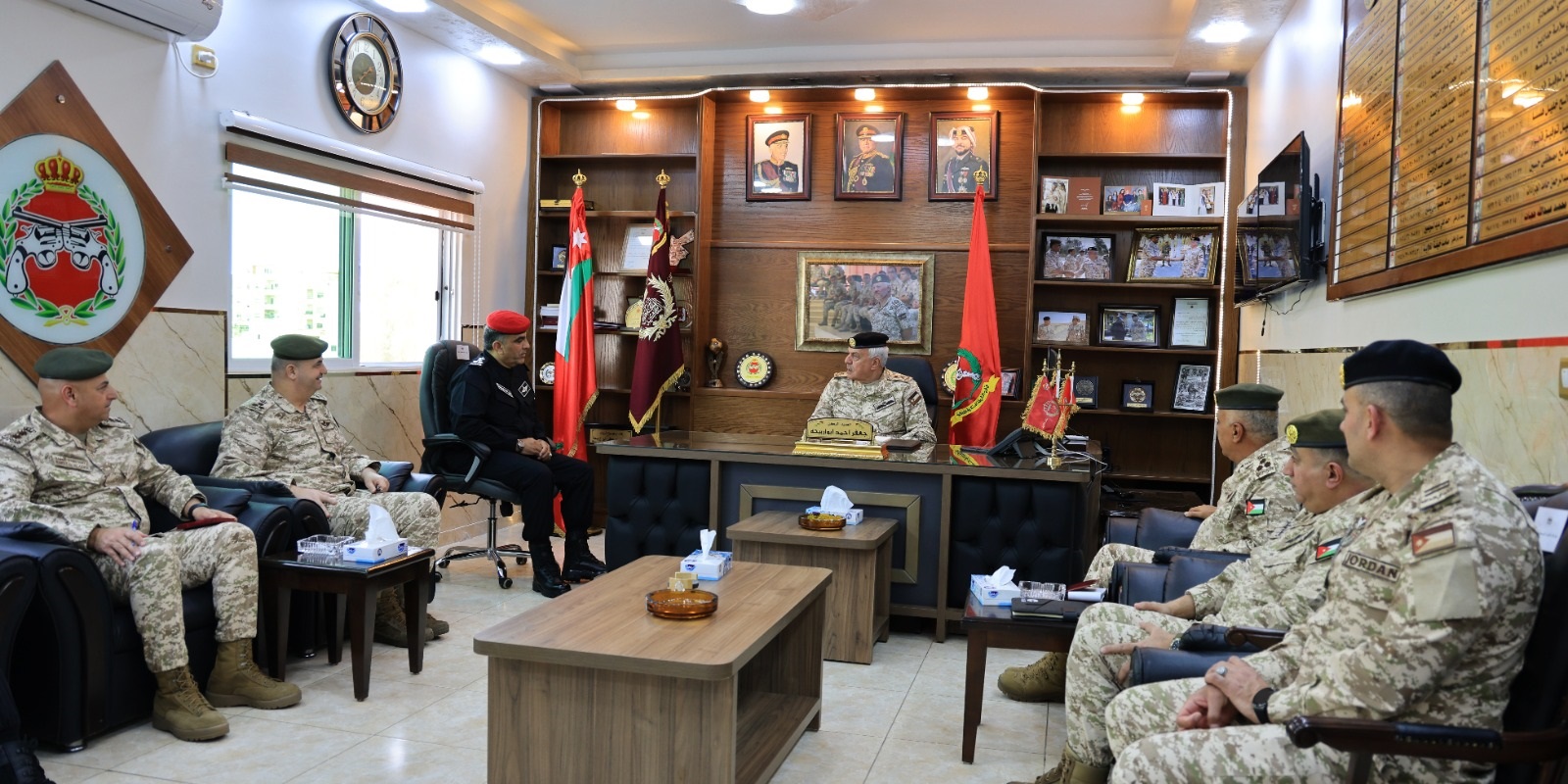 Madar Al-Saa Images 0.20189215273341232