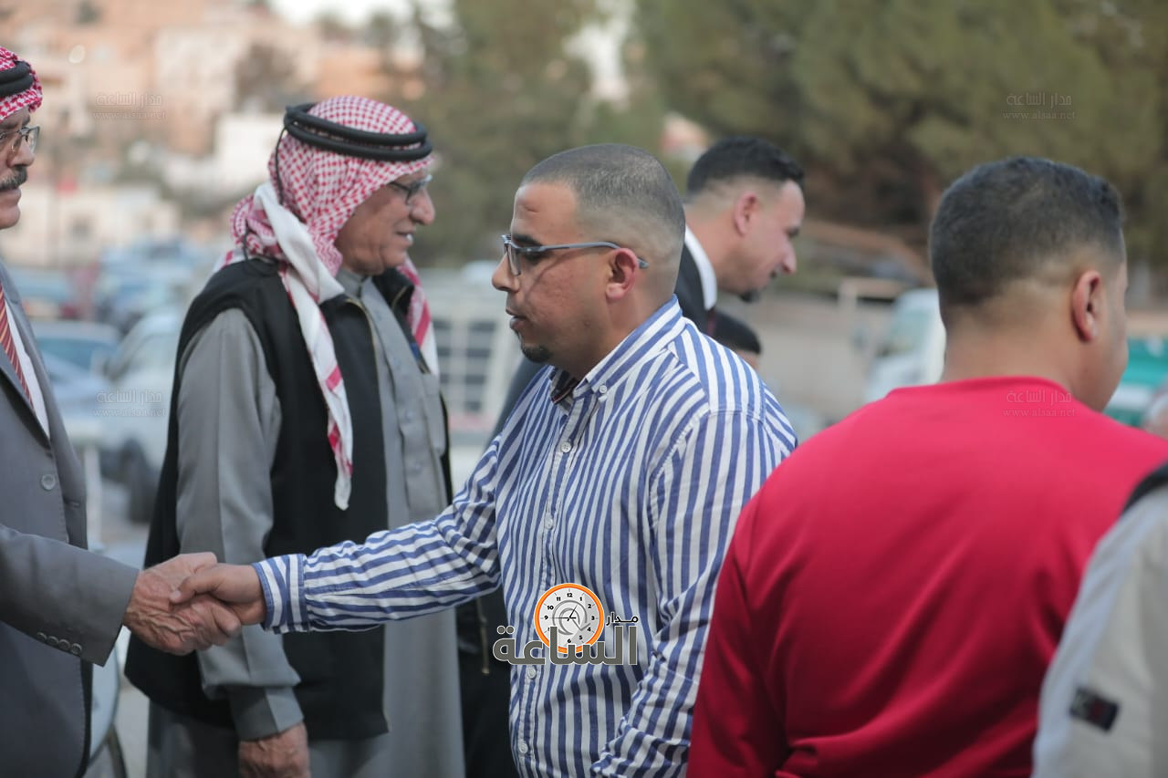 Madar Al-Saa Images 0.483471768014224