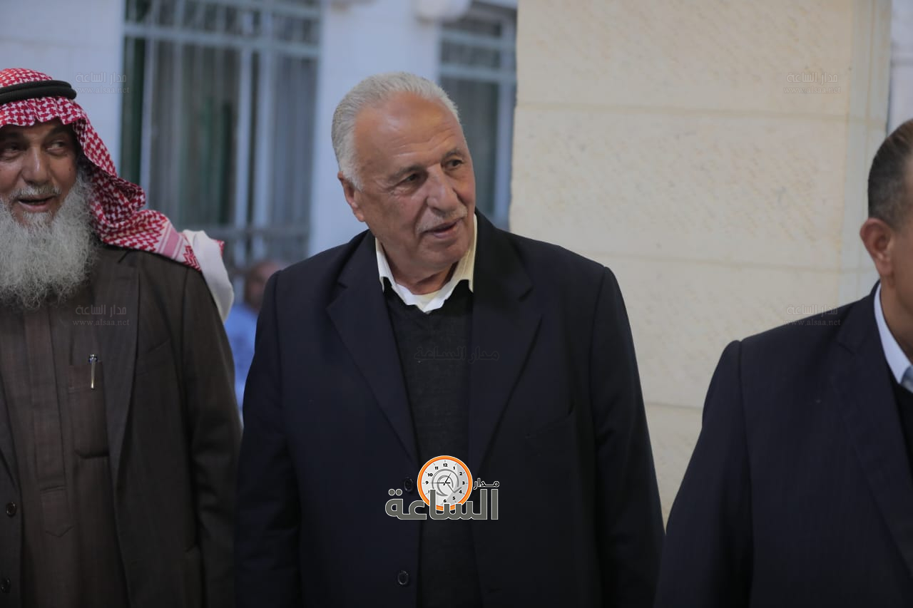 Madar Al-Saa Images 0.7686985346554229