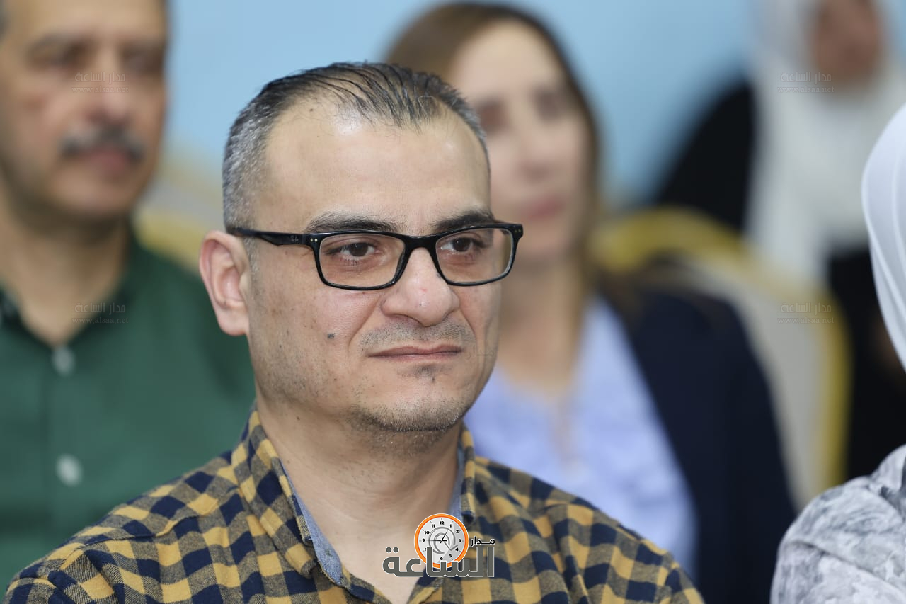 Madar Al-Saa Images 0.7575402385296217