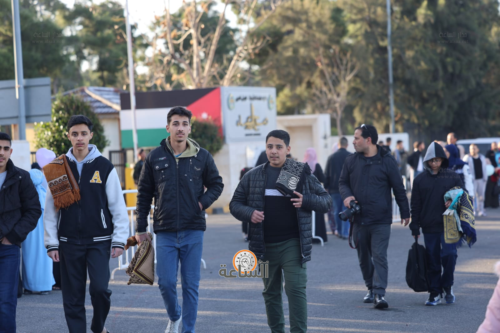 Madar Al-Saa Images 0.509636324881527