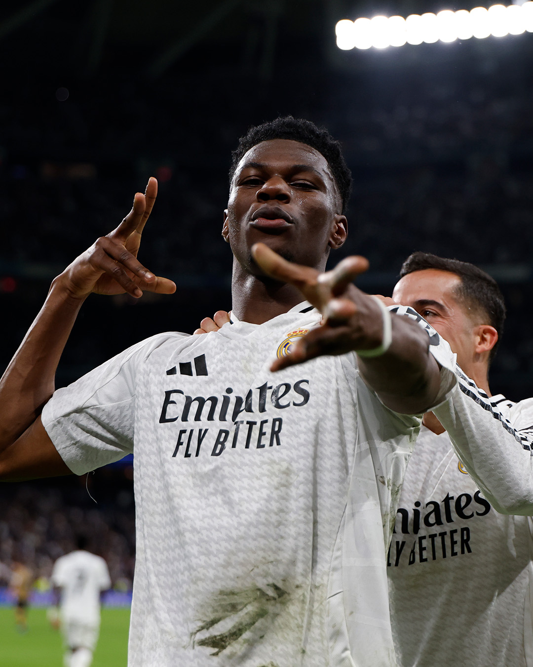 Madar Al-Saa Images 0.422006525839975