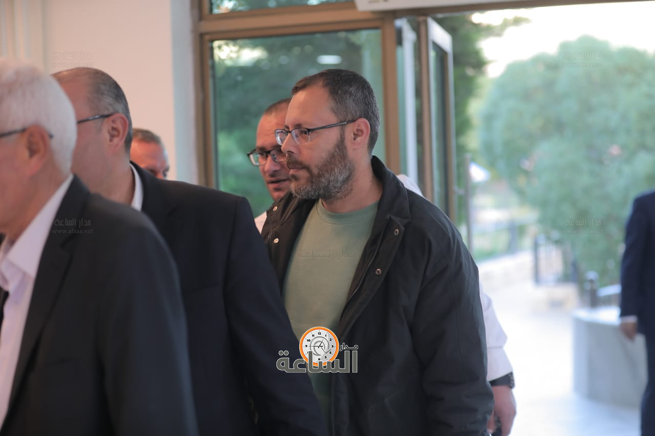 Madar Al-Saa Images 0.04766017386333421