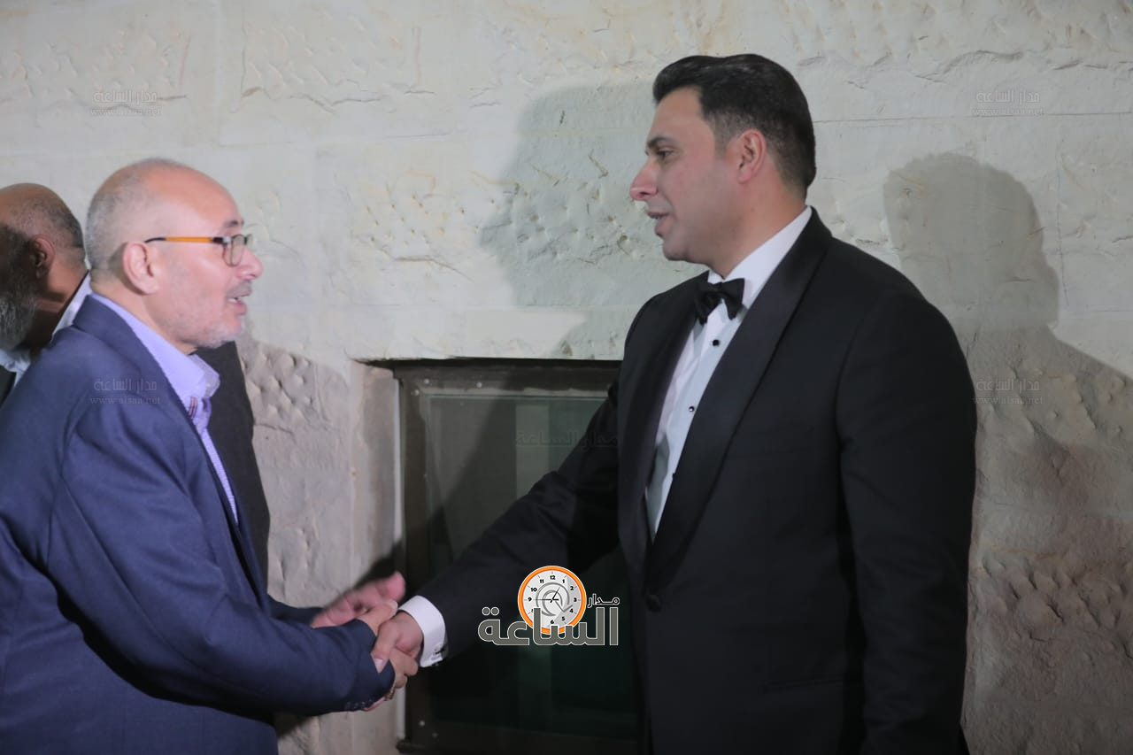 Madar Al-Saa Images 0.28449377935000375