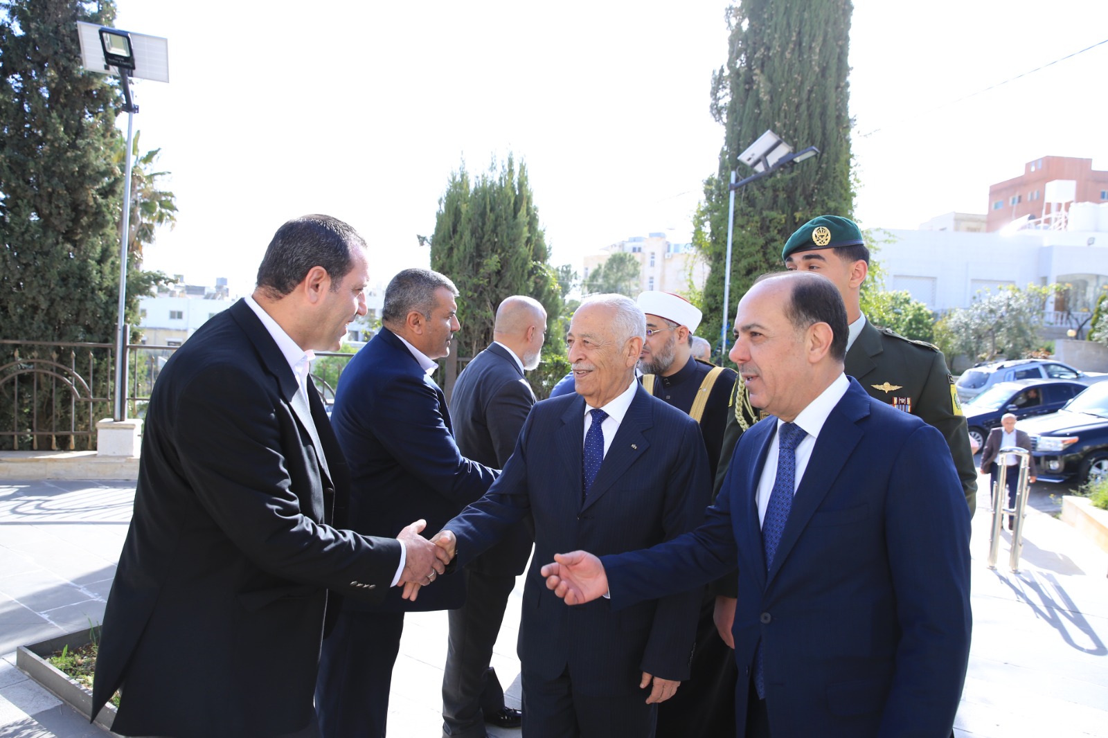 Madar Al-Saa Images 0.016411898481384135