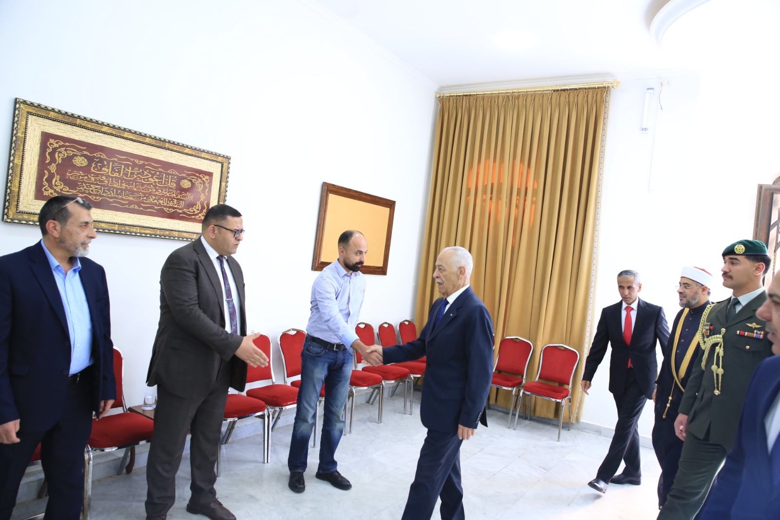 Madar Al-Saa Images 0.6989485144406782