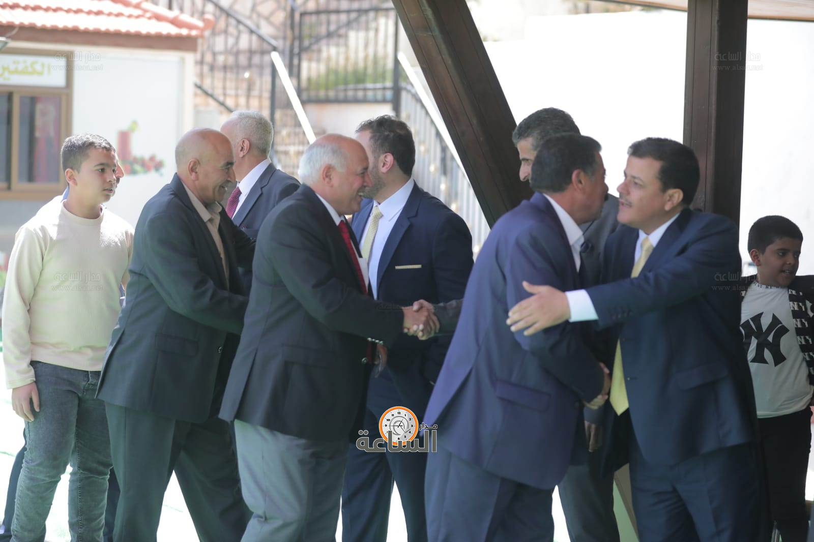 Madar Al-Saa Images 0.9757644727807733