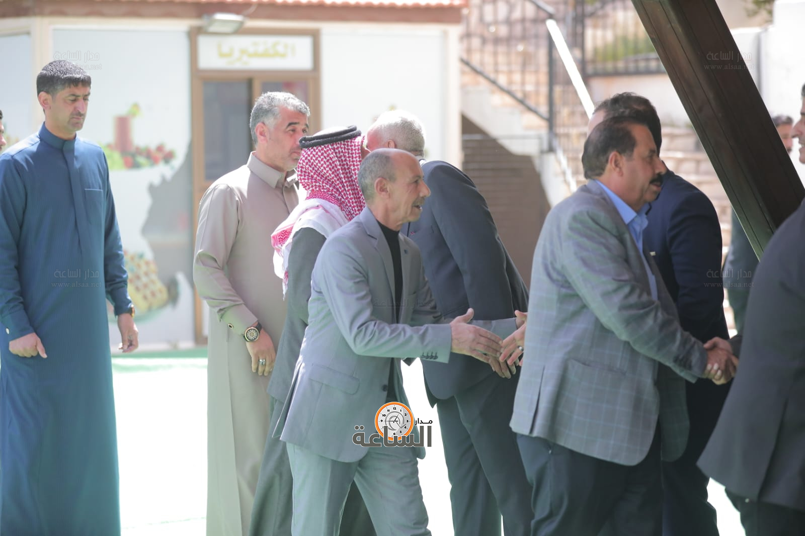 Madar Al-Saa Images 0.8887063507510693