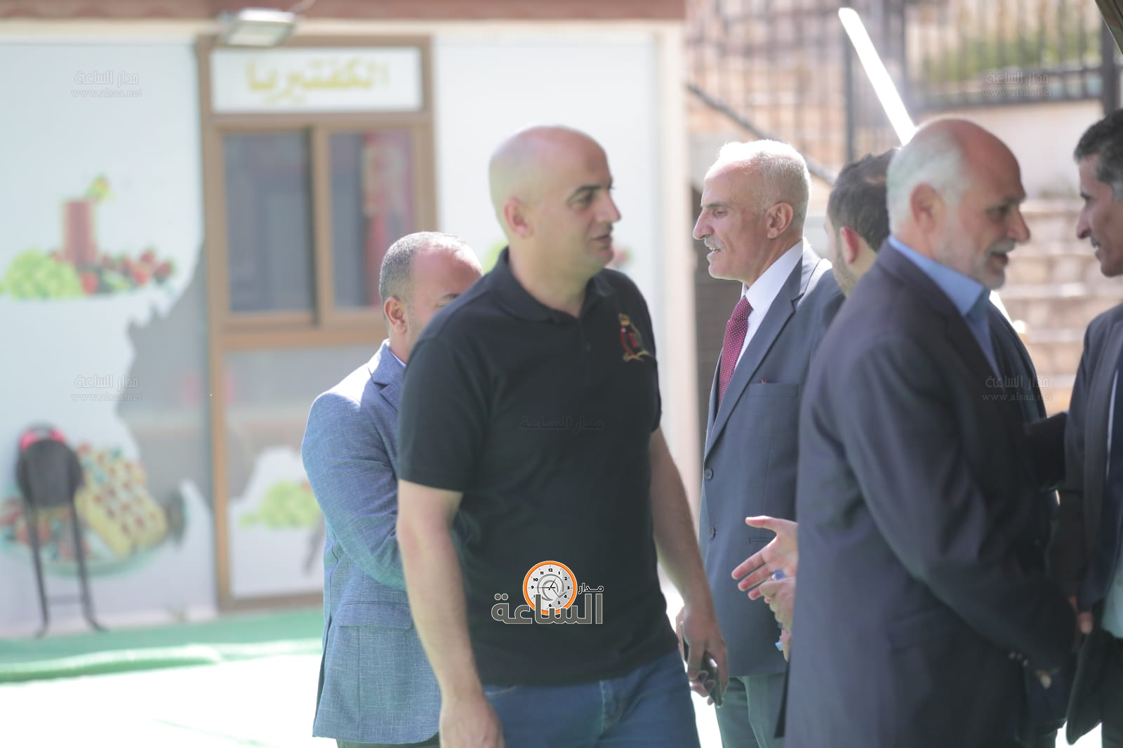 Madar Al-Saa Images 0.6438105112416113