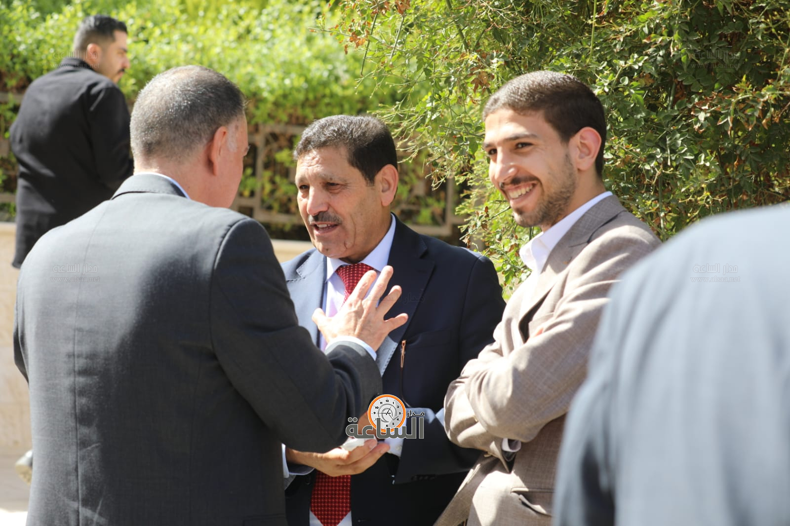 Madar Al-Saa Images 0.9489037775799176