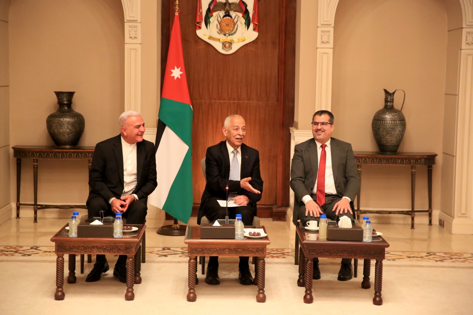 Madar Al-Saa Images 0.7489393074753234