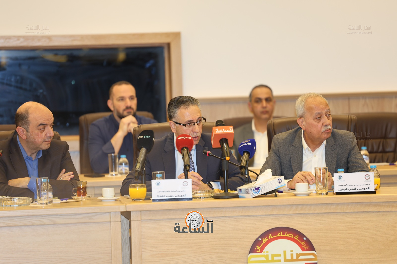 Madar Al-Saa Images 0.04942107294387599