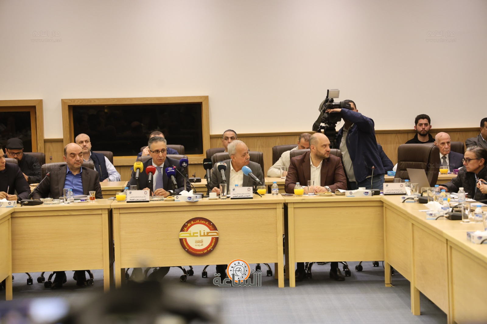 Madar Al-Saa Images 0.583147496838516