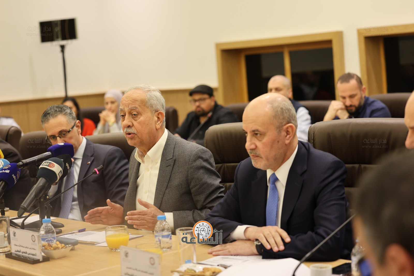 Madar Al-Saa Images 0.03927002070989727