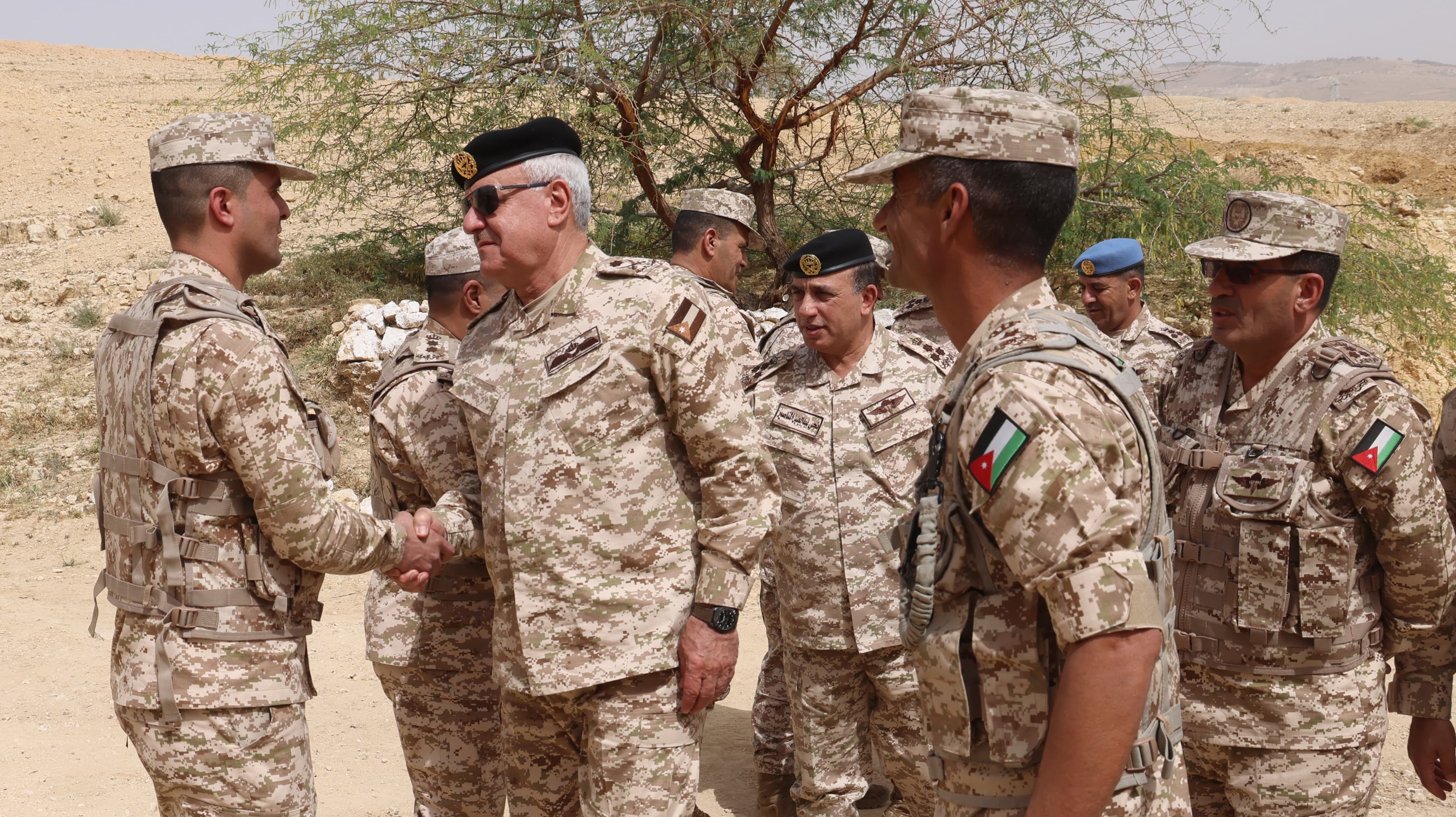 Madar Al-Saa Images 0.564584399687917