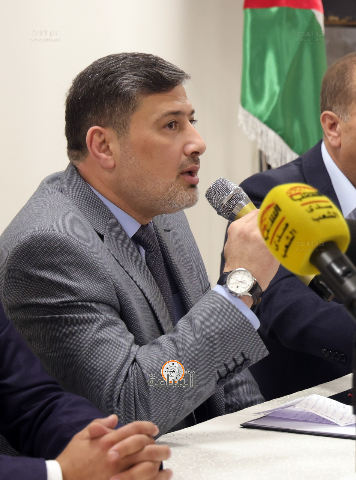 Madar Al-Saa Images 0.967396340024487