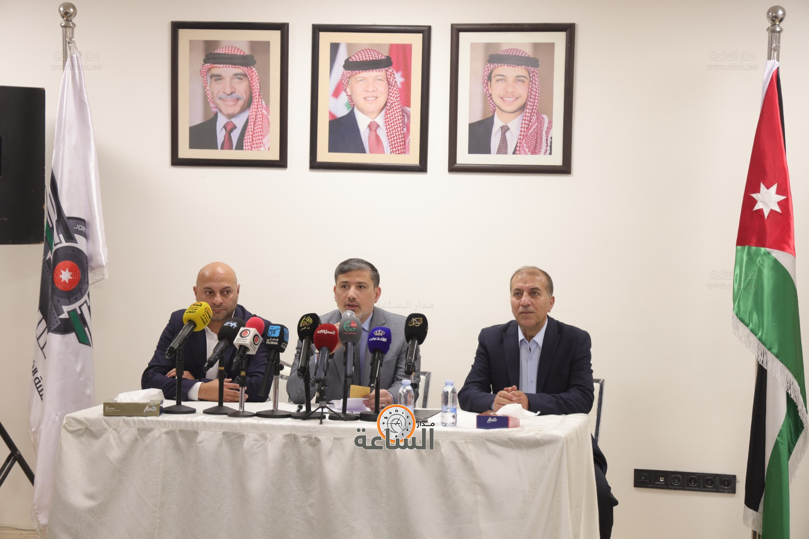 Madar Al-Saa Images 0.8687341811468527