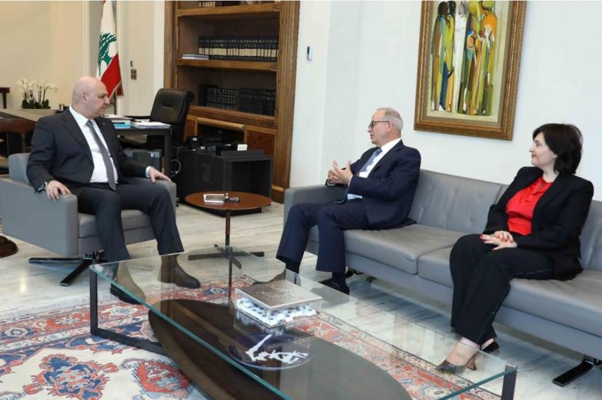 Madar Al-Saa Images 0.3103213535805843