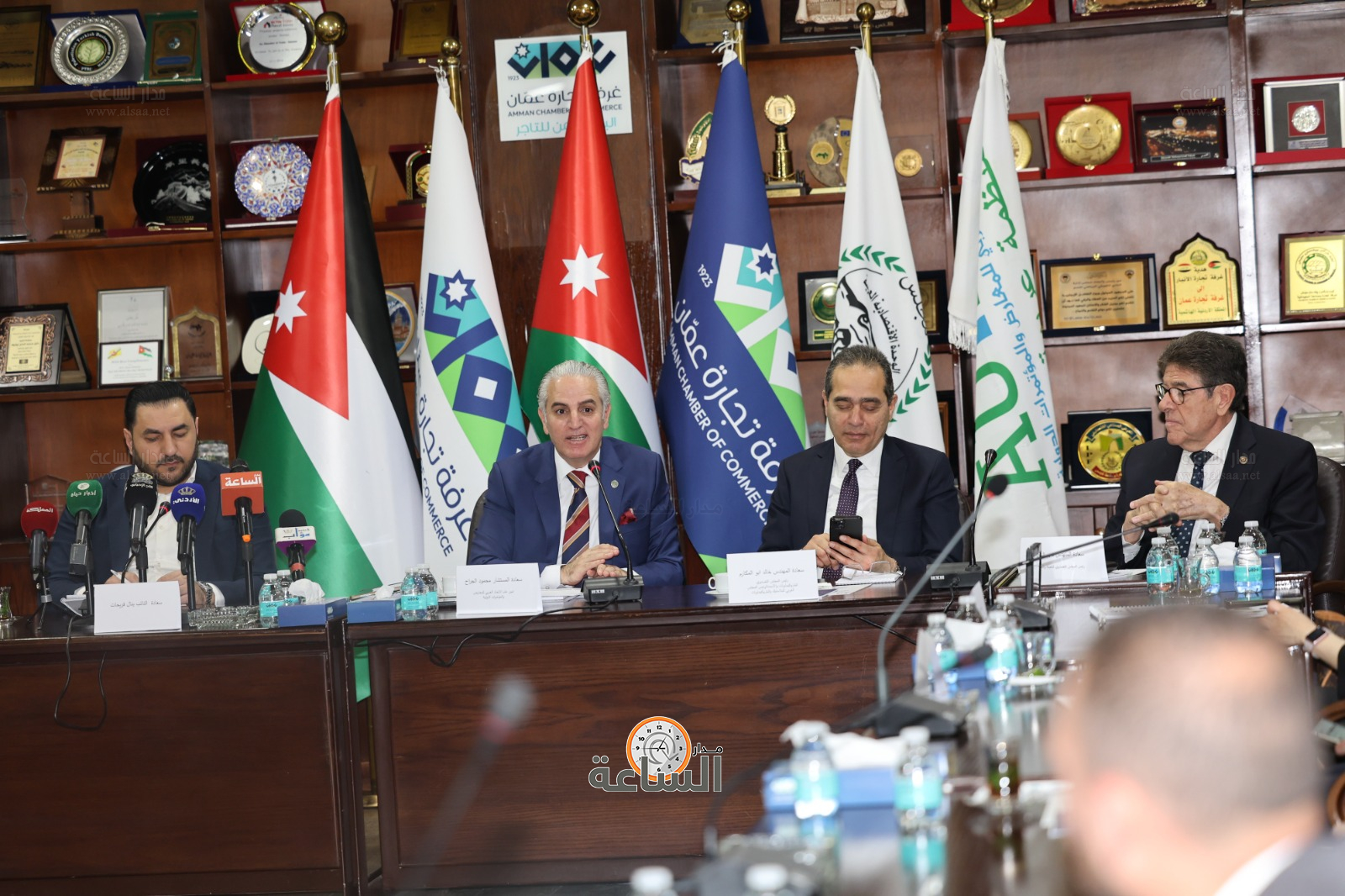 Madar Al-Saa Images 0.7016069219137463