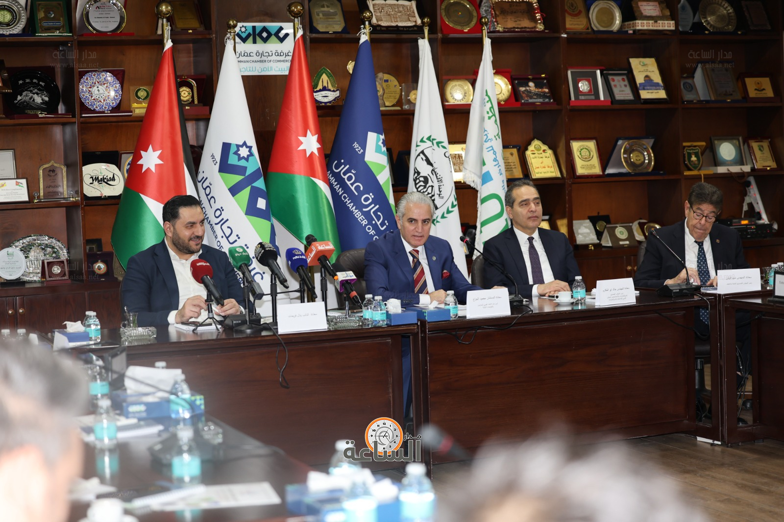 Madar Al-Saa Images 0.14802704218164275