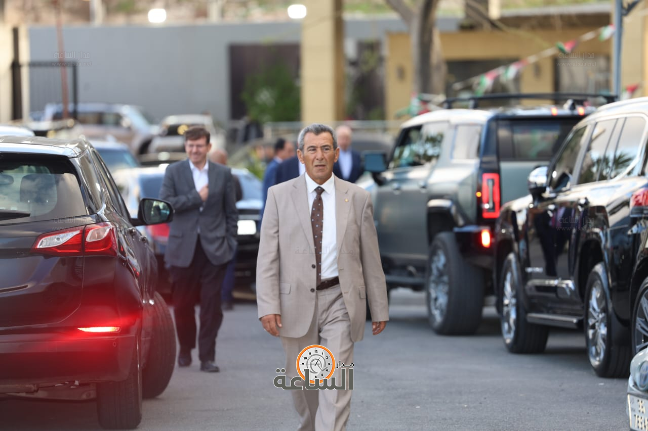 Madar Al-Saa Images 0.6876328394468132