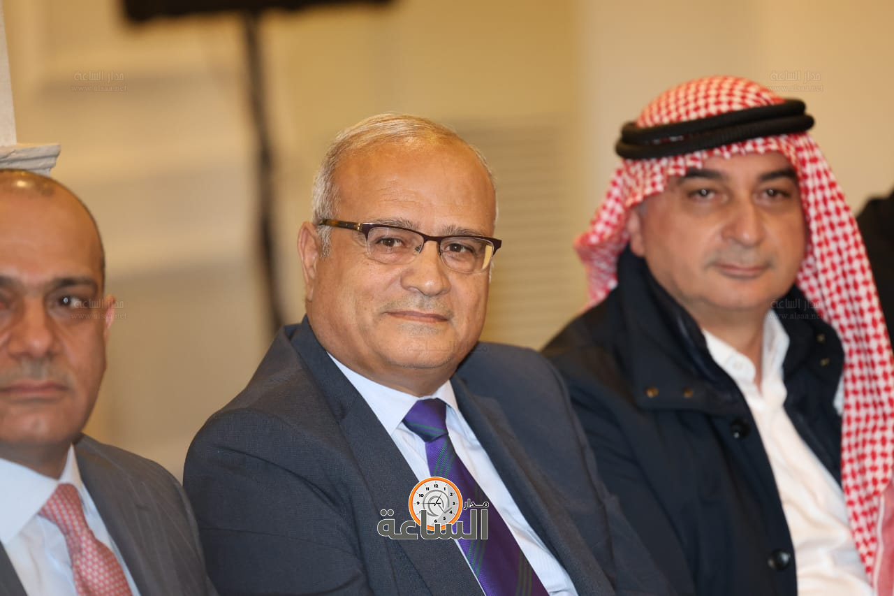 Madar Al-Saa Images 0.5348415254498233