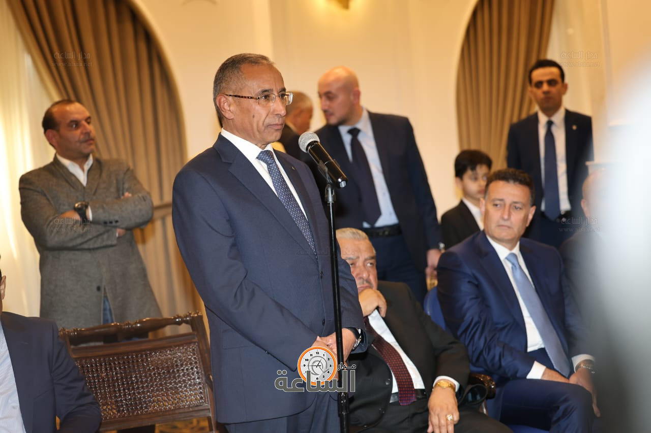 Madar Al-Saa Images 0.4454120835100318