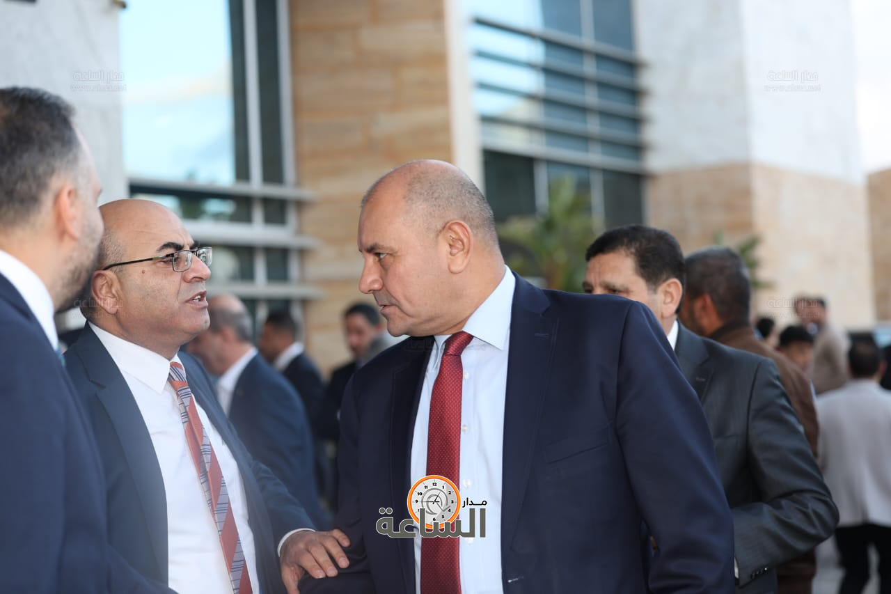 Madar Al-Saa Images 0.6957496381130317