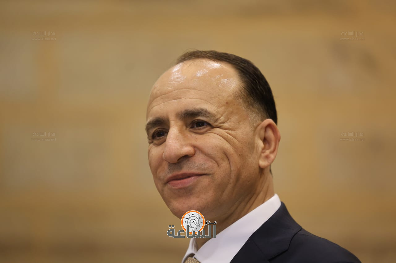 Madar Al-Saa Images 0.6810592974293783