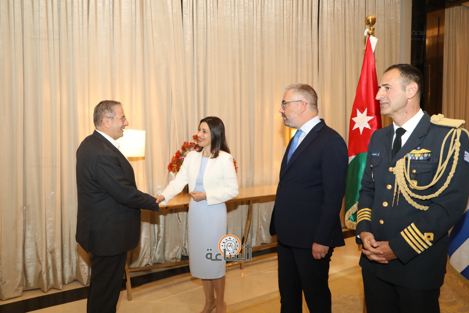 Madar Al-Saa Images 0.7707384196263332