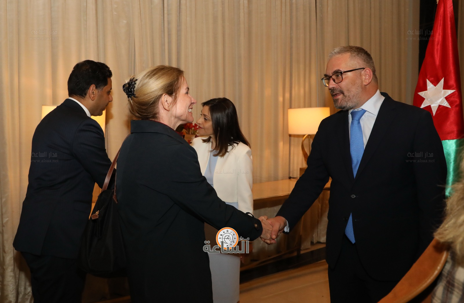 Madar Al-Saa Images 0.6449660443465063