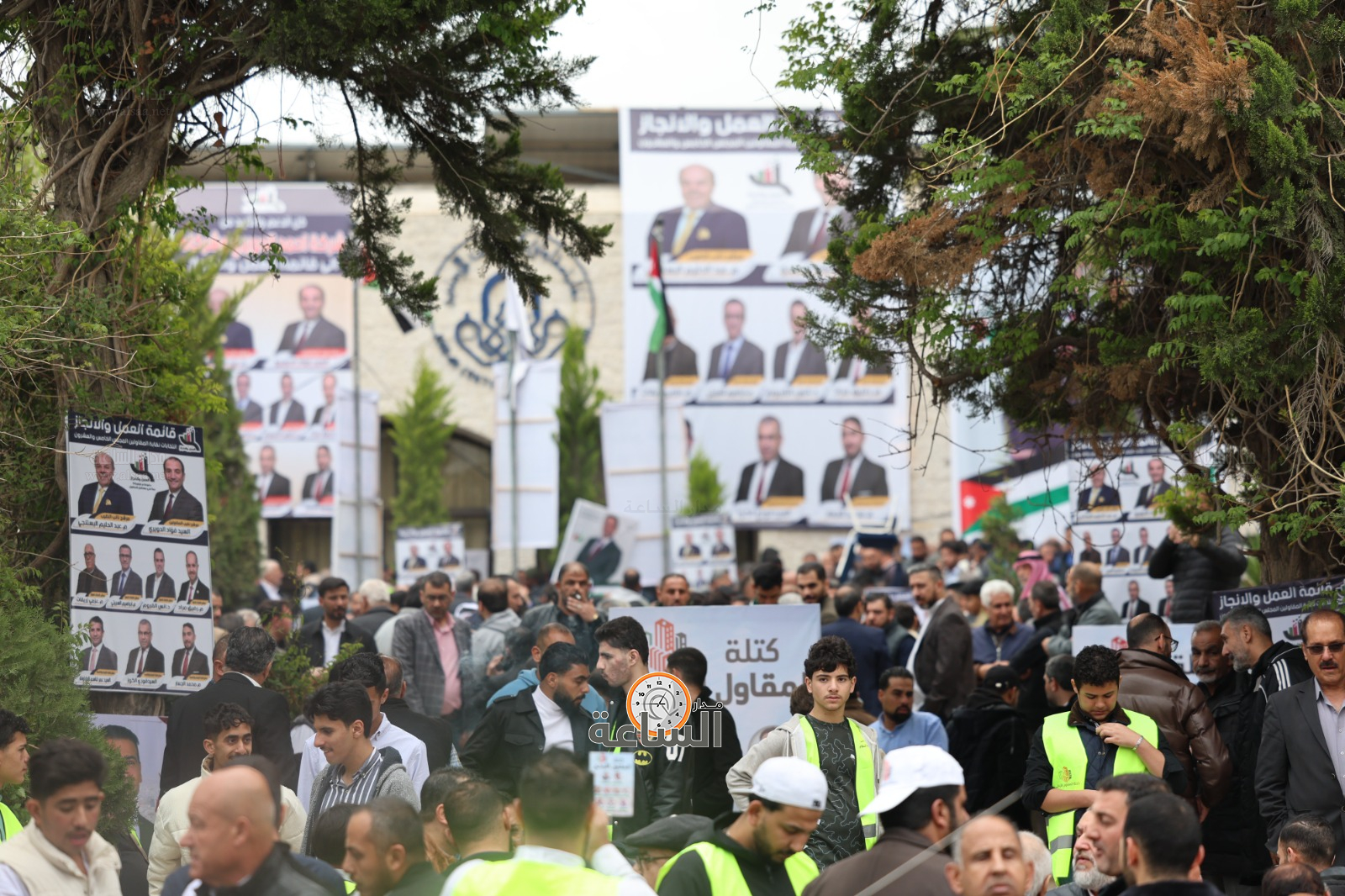 Madar Al-Saa Images 0.6260352893890894