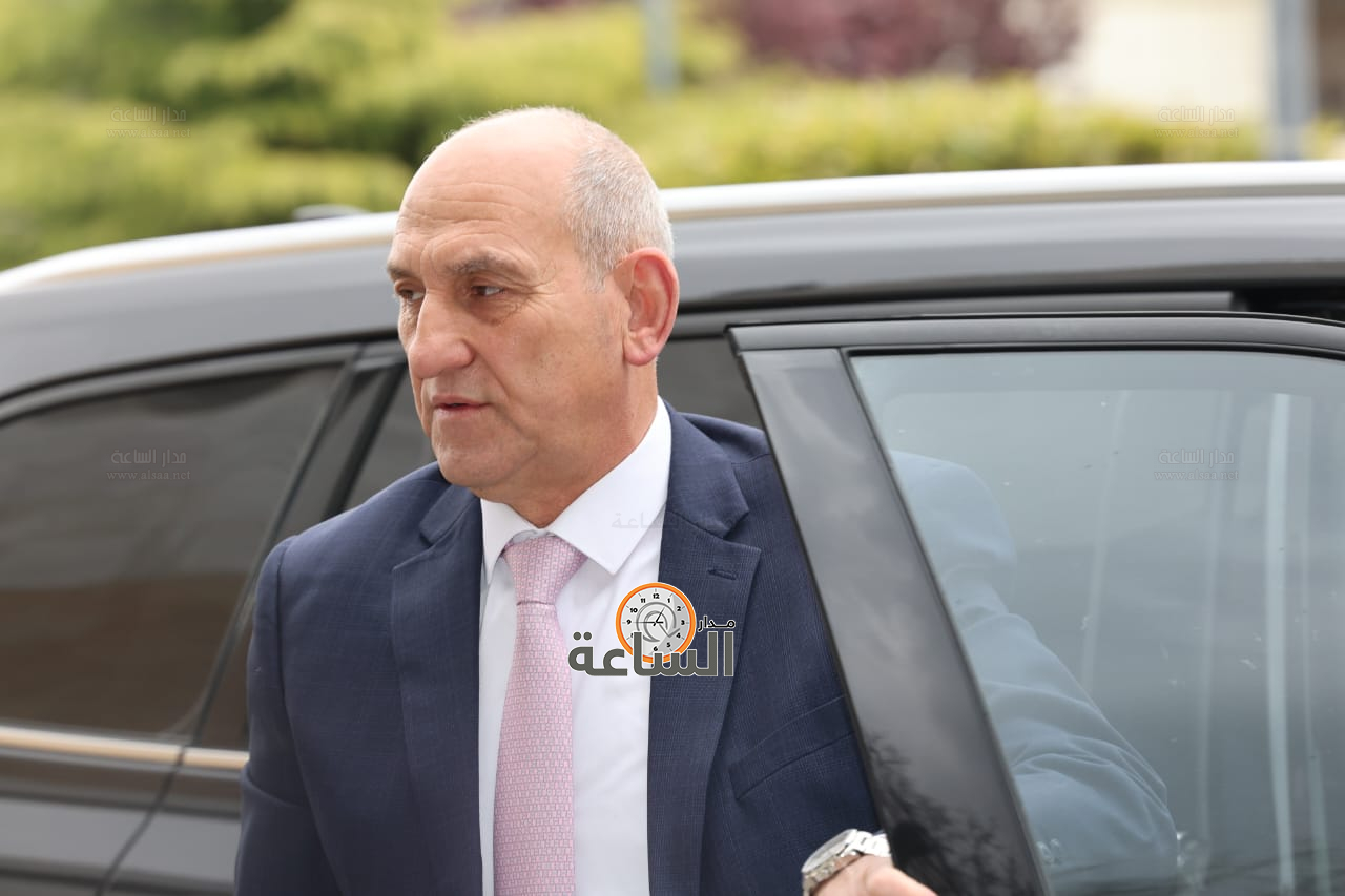 Madar Al-Saa Images 0.129330782371895