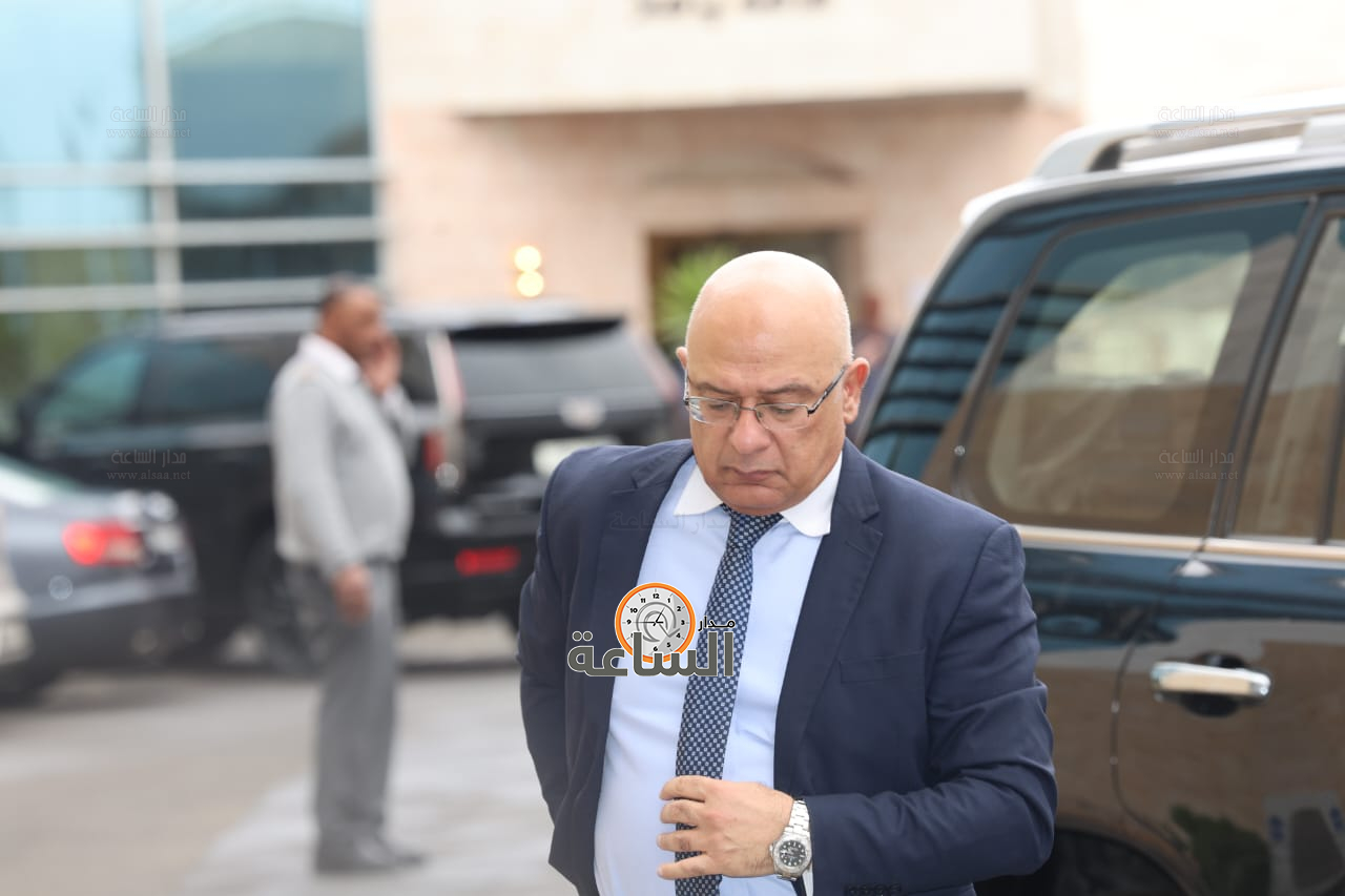 Madar Al-Saa Images 0.9992042318639004