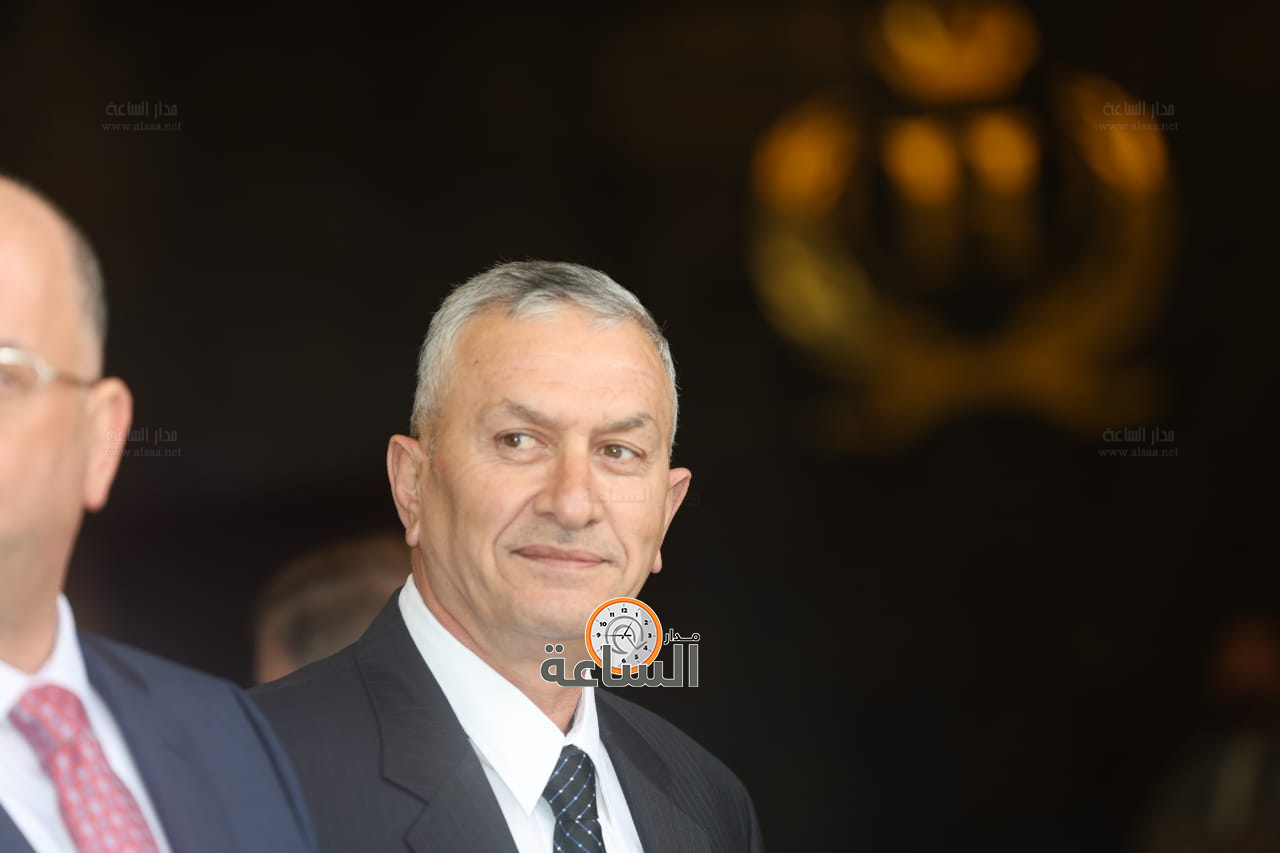 Madar Al-Saa Images 0.12252108028841135