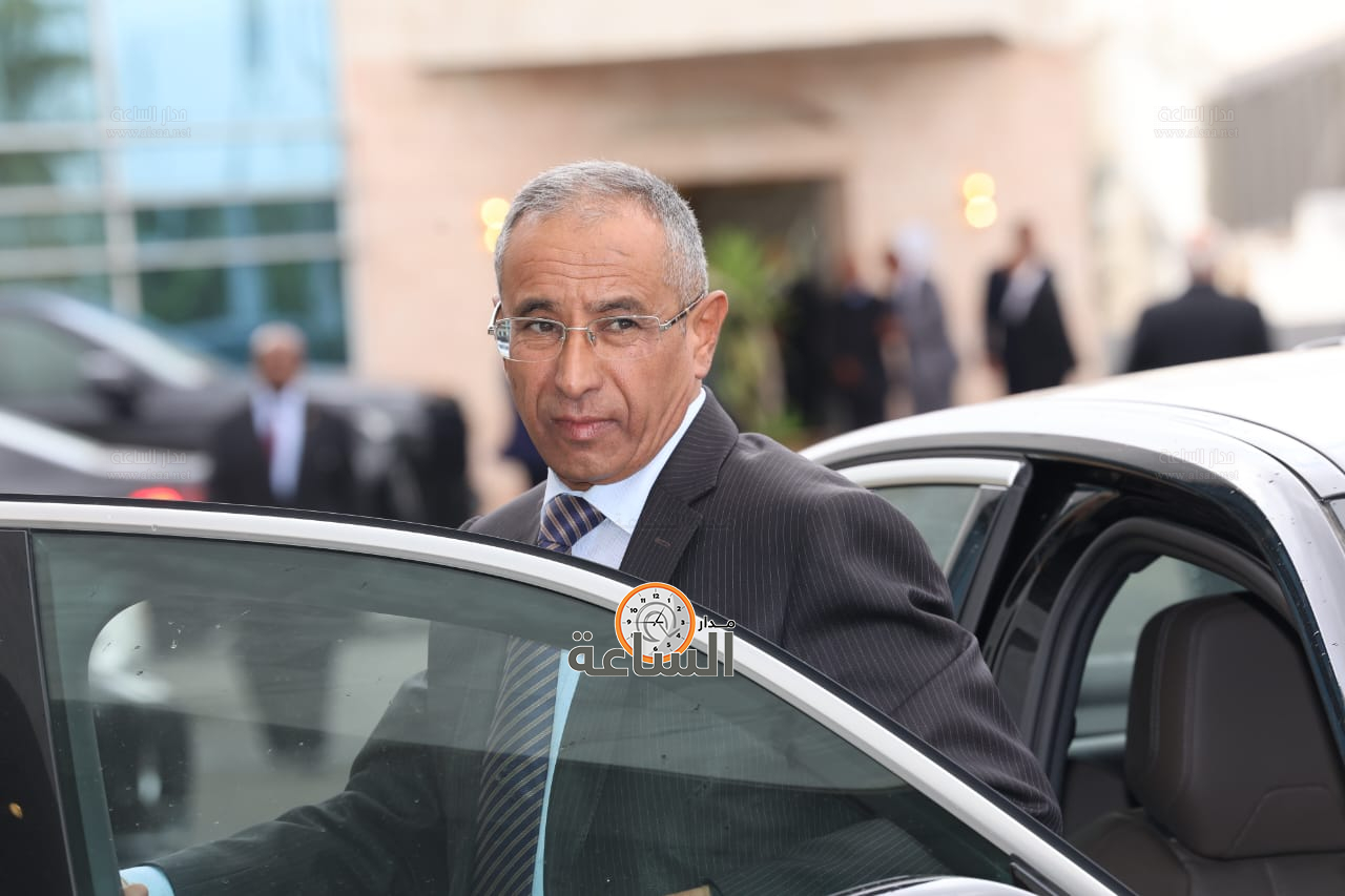 Madar Al-Saa Images 0.4940932565281907