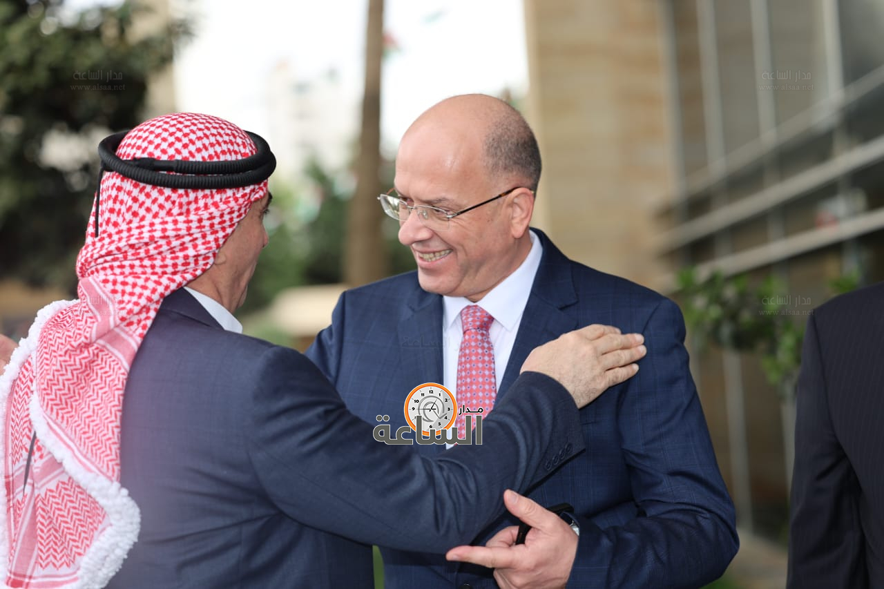 Madar Al-Saa Images 0.5808079056353018