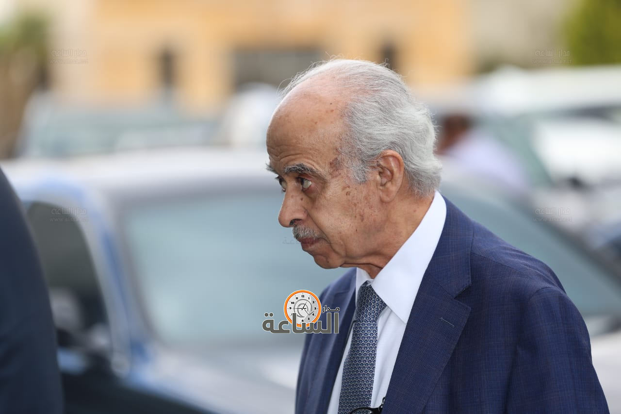 Madar Al-Saa Images 0.9134637383980249