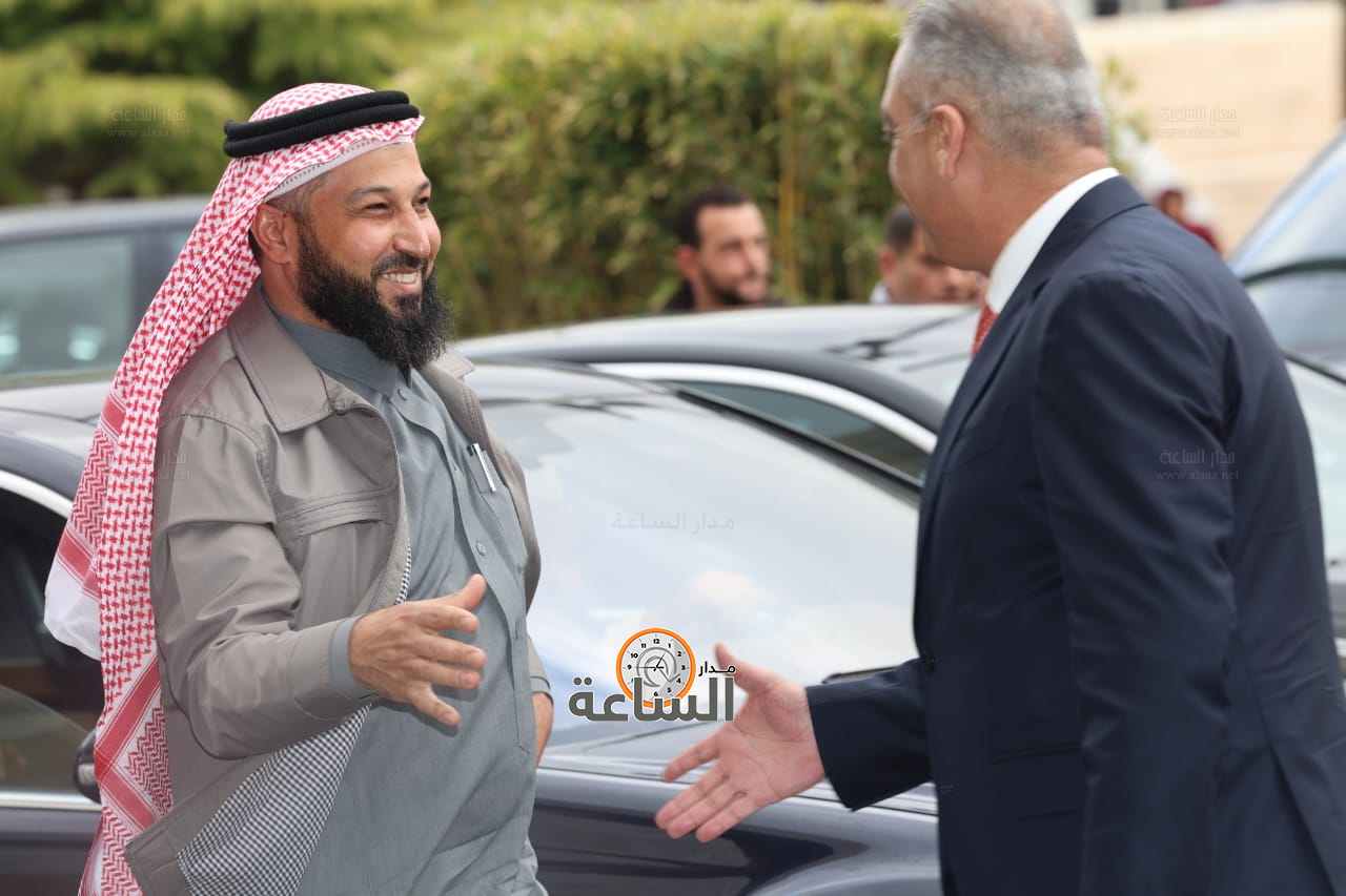 Madar Al-Saa Images 0.04474715120587214