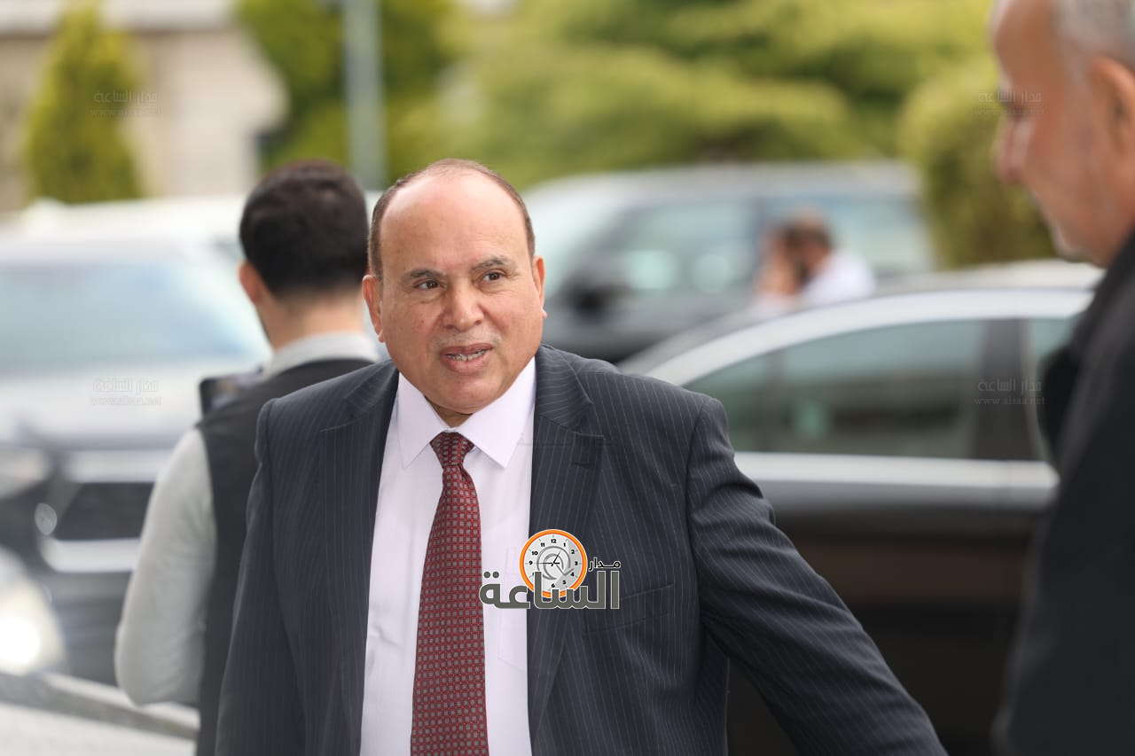 Madar Al-Saa Images 0.5197845458440182