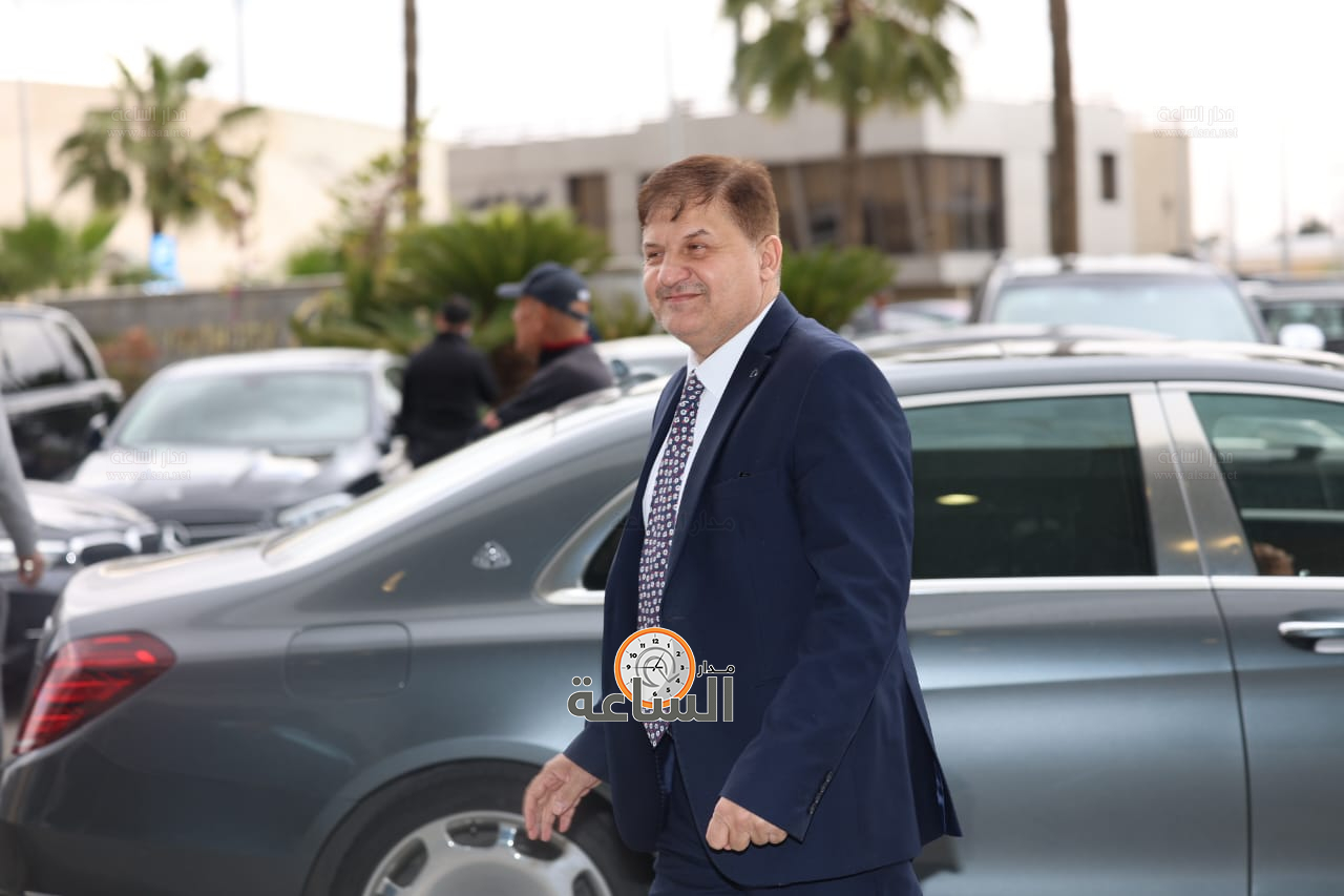 Madar Al-Saa Images 0.3852091819842114