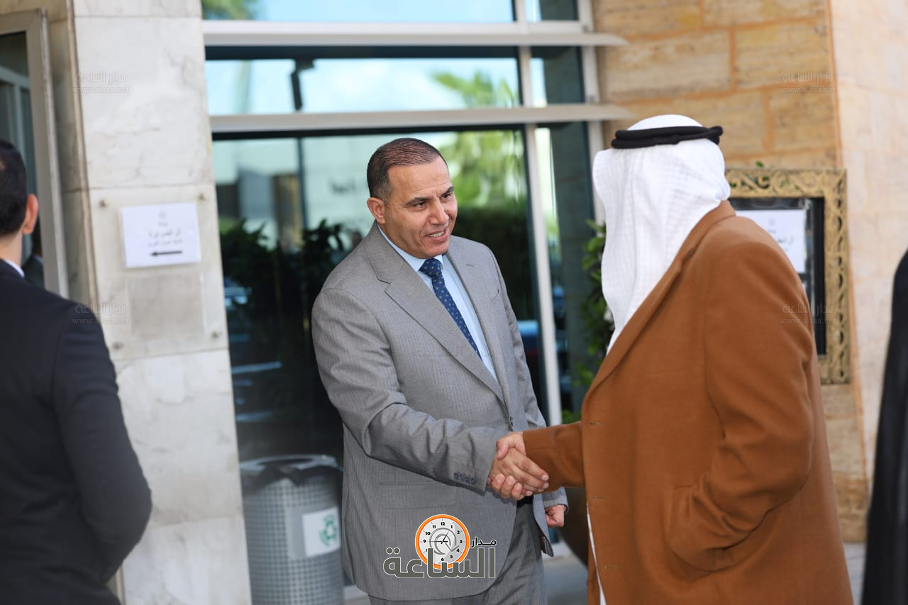 Madar Al-Saa Images 0.33058584256073975