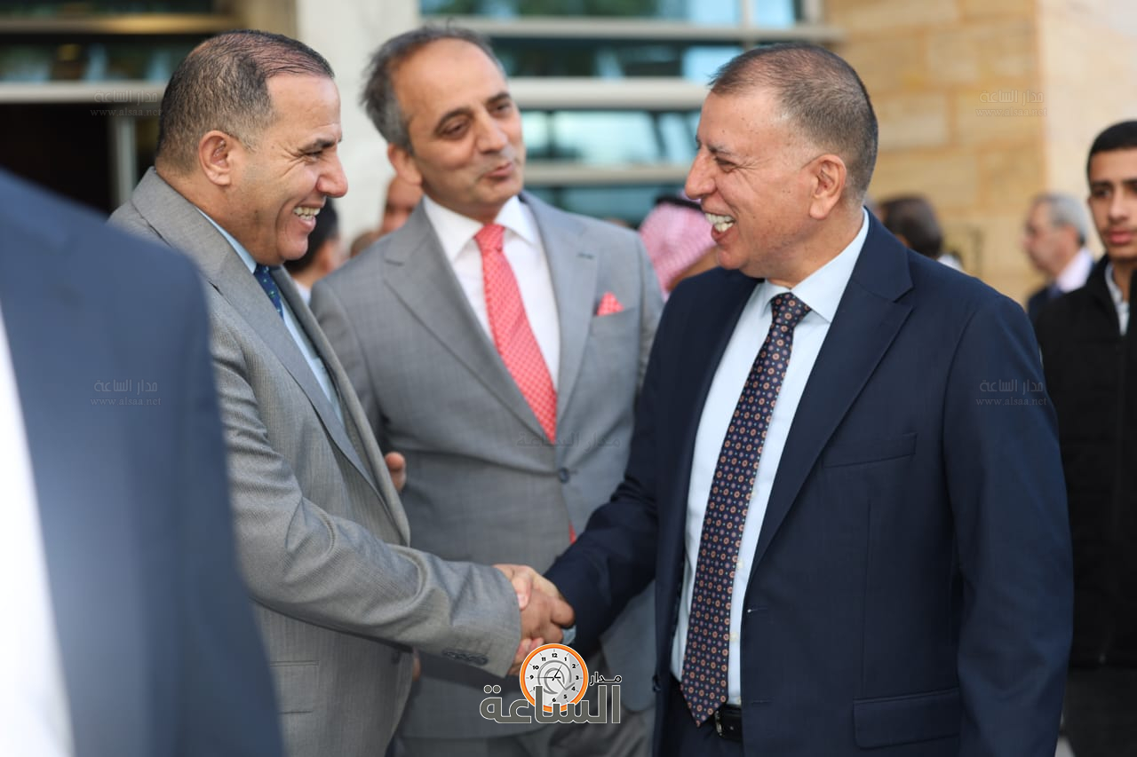 Madar Al-Saa Images 0.4317476384426925