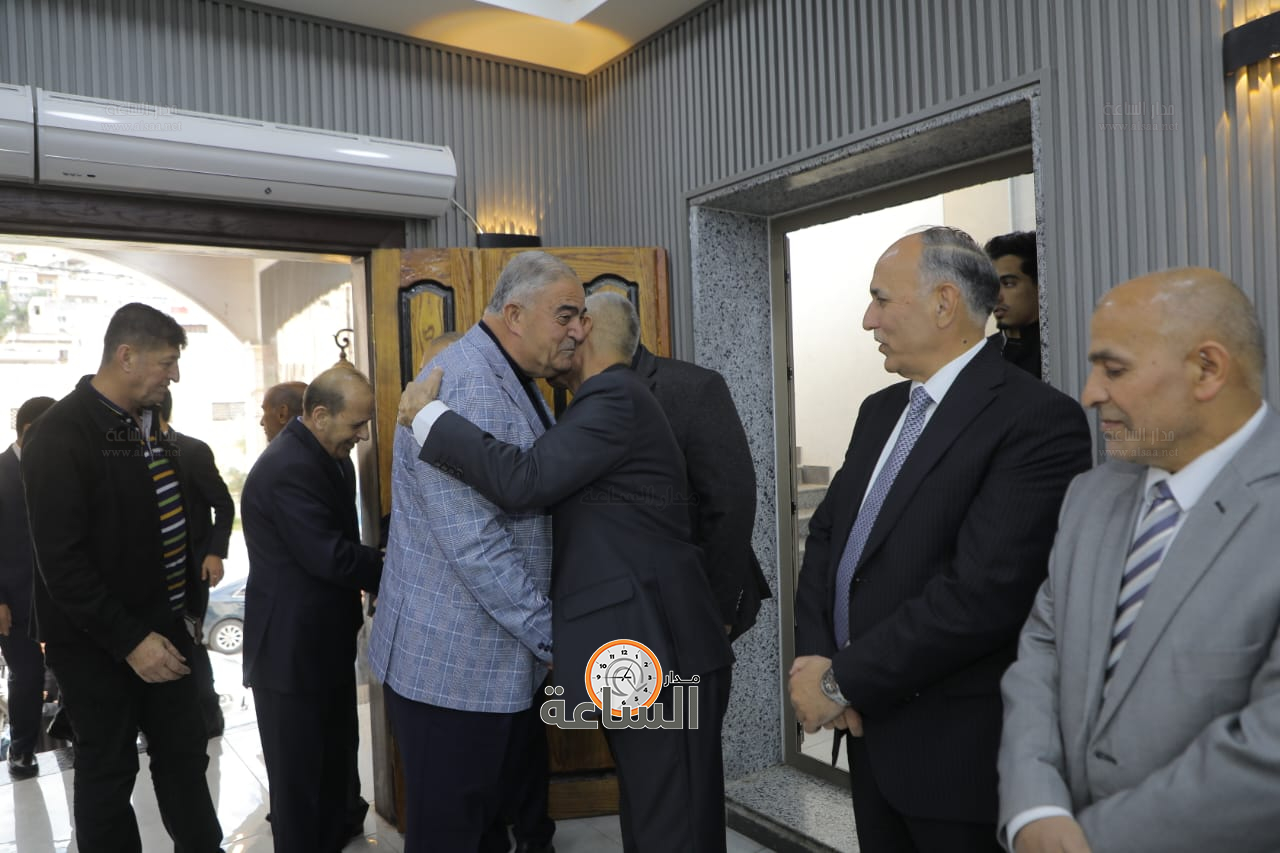 Madar Al-Saa Images 0.6771592687256068