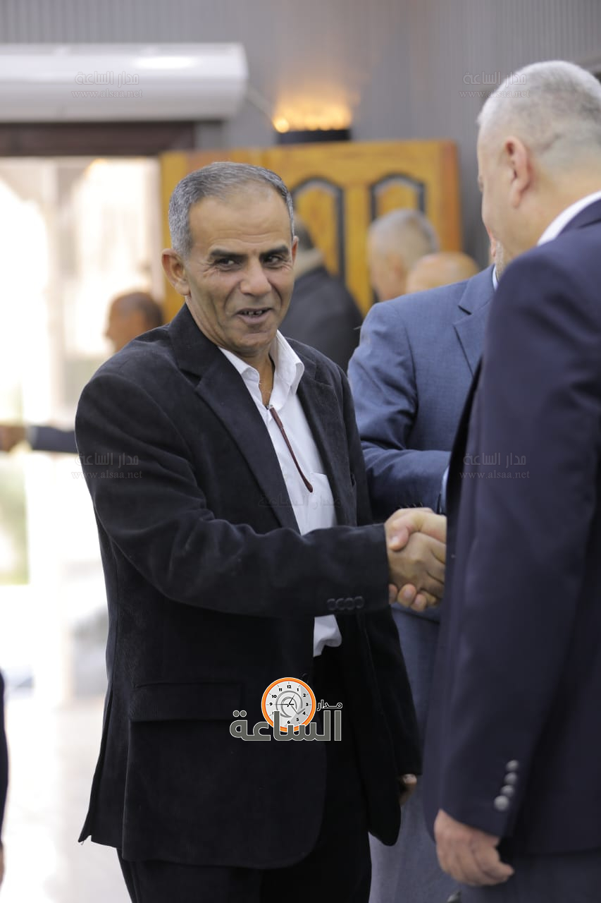 Madar Al-Saa Images 0.99476417784272